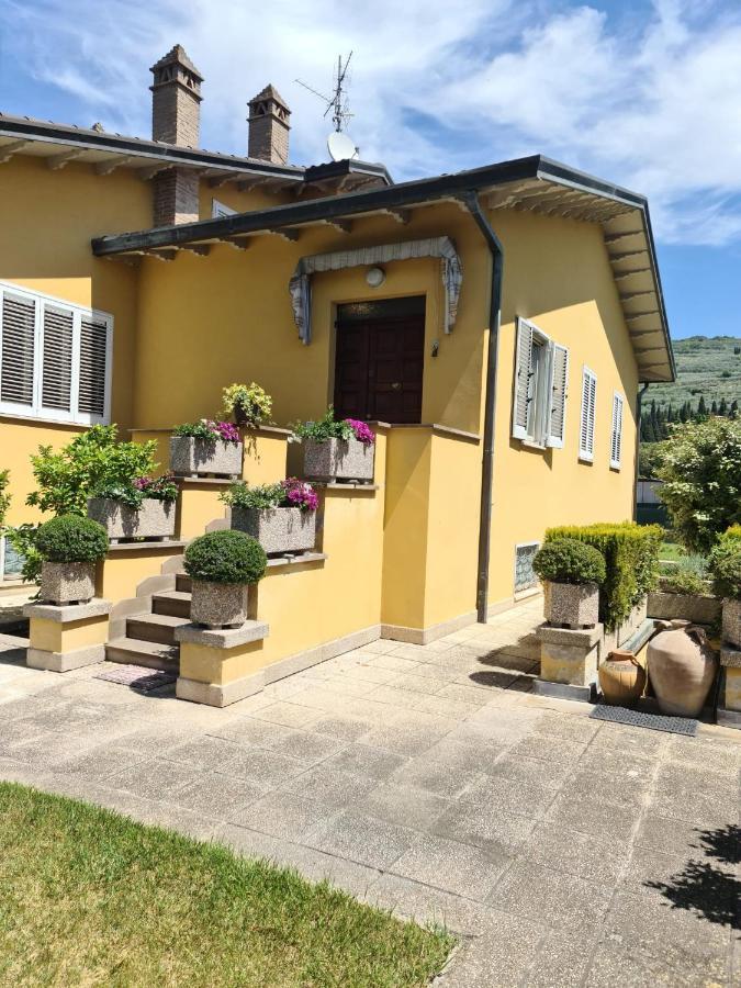 La Finestra Su Spello Apartment Luaran gambar